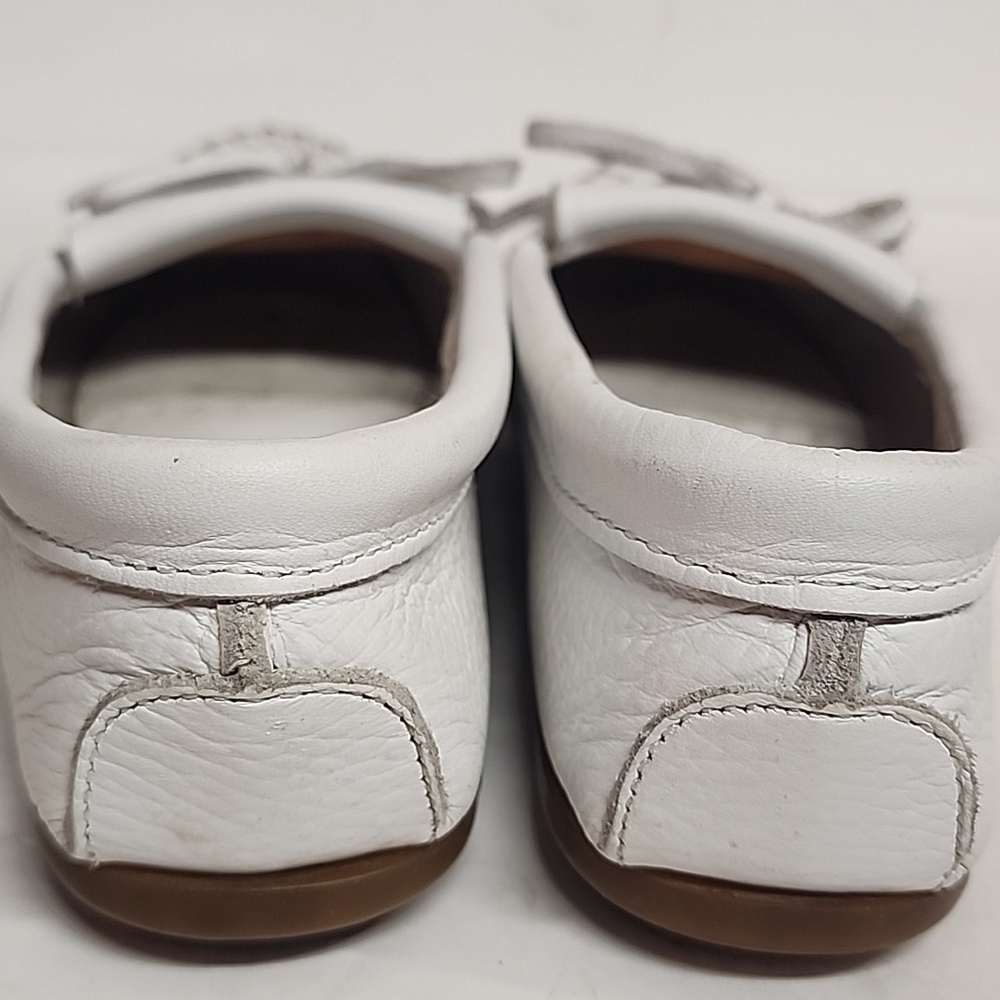Minnetonka Womens White Slip-On Moccasins with Beautiful Beaded Design Sz 9 - Picture 6 of 9